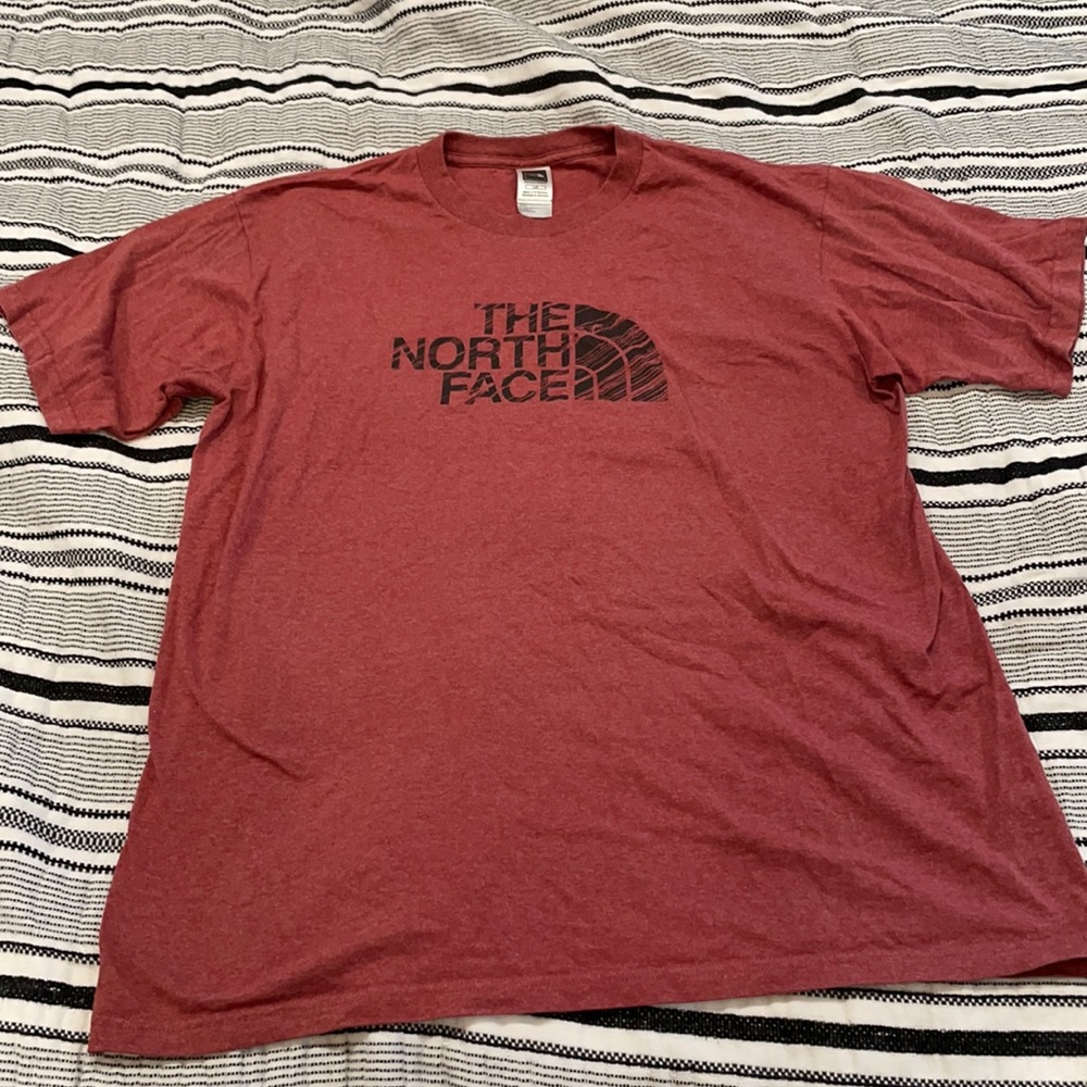 Men’s North Face t-shirt